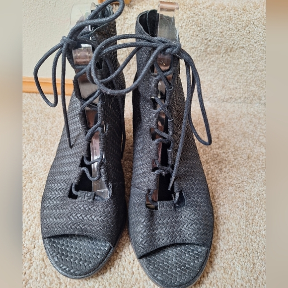 Eileen Fisher Black Slew Suede Lace Up Peep Toe Zip Back Bootie Womens Size 8 - Picture 5 of 8